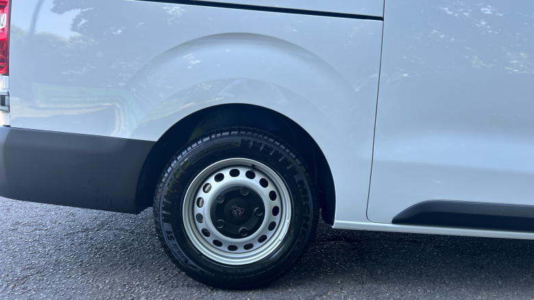 Peugeot Expert E-L2 100kW 75kWh Professional Van Auto